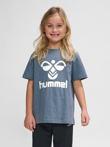 T-Shirt 'Tres' Hummel en bleu : devant