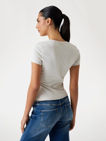 GUESS T-Shirt in Weiß