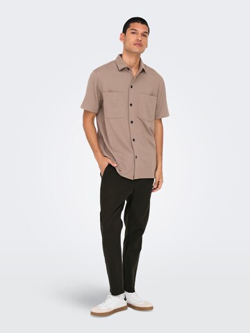 Only & Sons Tapered Broek 'ONSLINUS' in Bruin