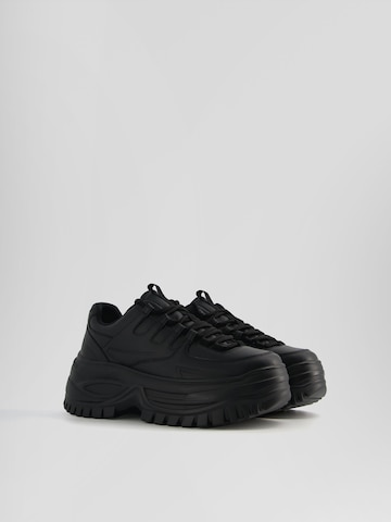 Bershka Sneaker in Schwarz