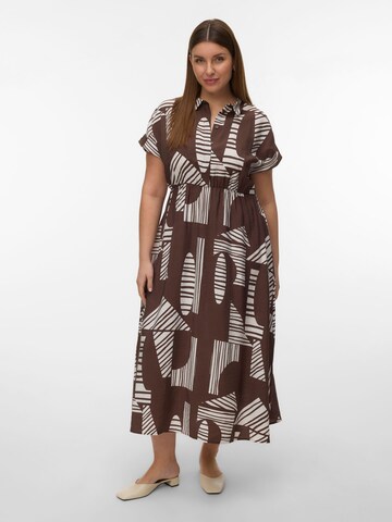 Robe-chemise 'VMCJosie' Vero Moda Curve en marron