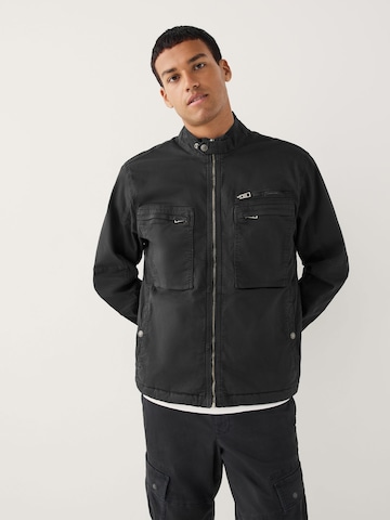 Next Kevad-sügisjope, värv must: eest vaates