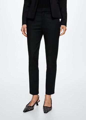 Regular Pantalon à plis 'Cofi' MANGO en noir : devant