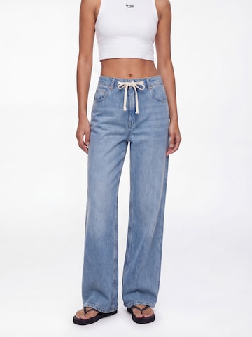 V!BE STUD!OS Широкий Джинсы в Синий: спереди
