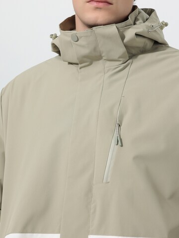 YOUTHUP Performance Jacket in Grey