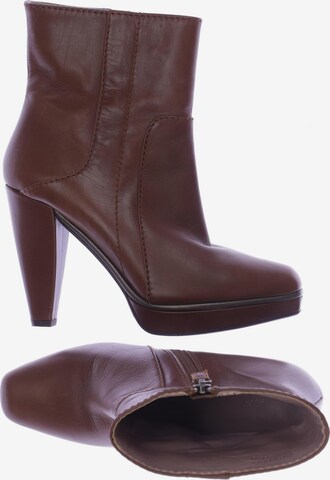 HUGO Dress Boots in 38 in Brown: front