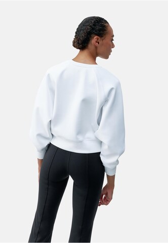 Born Living Yoga Sweatshirt 'Flora' in Weiß