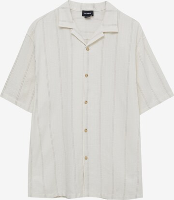 Pull&Bear Comfort fit Button Up Shirt in White: front