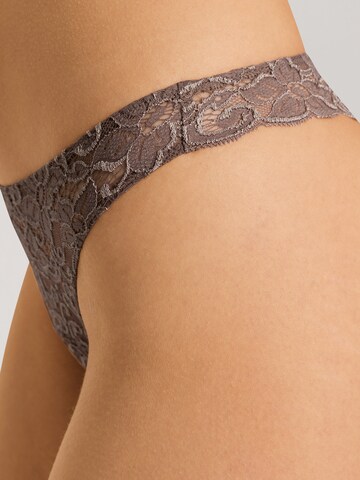 String Hanro en gris