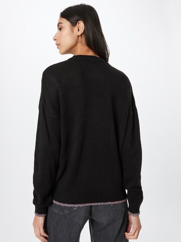 Trendyol Sweater in Black