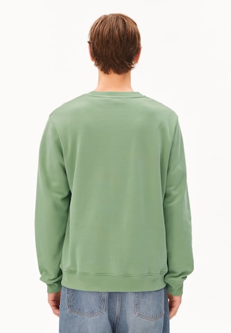 ARMEDANGELS Sweatshirt 'BAARO' in Groen
