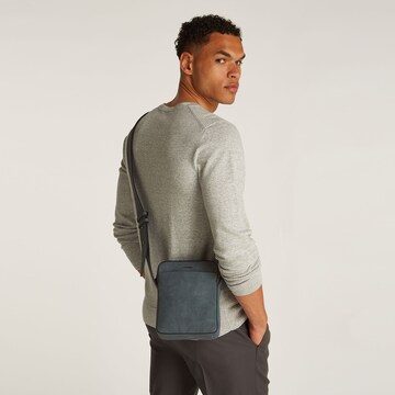Calvin Klein Crossbody Bag in Grey: front