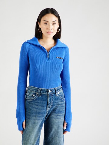 Pull-over 'Carrick' Blanche en bleu : devant