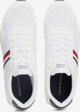 Sneaker low 'Essential' de la TOMMY HILFIGER pe alb