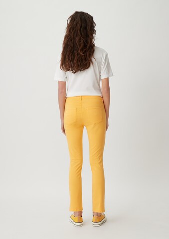 Coupe slim Pantalon comma casual identity en jaune : derrière