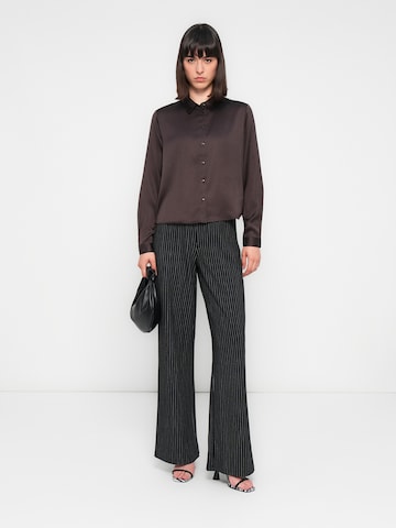 JDY Szeroka nogawka Spodnie 'JDYGEGGO' w kolorze czarny