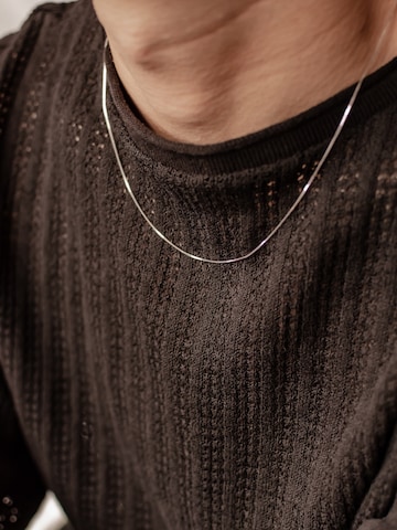 Collana 'Box' di Hey Happiness in argento: frontale