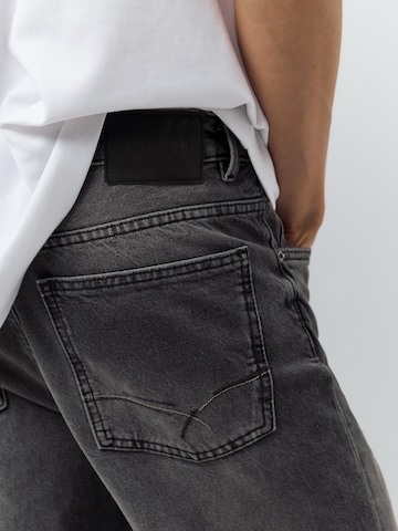 Pull&Bear Flared Jeans in Schwarz