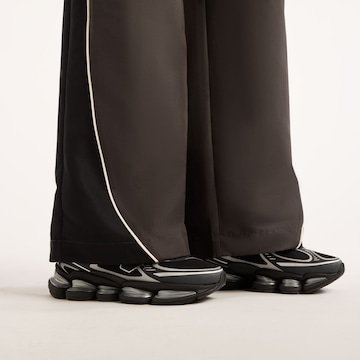 Wide Leg Pantalon 'Trackside' new balance en marron