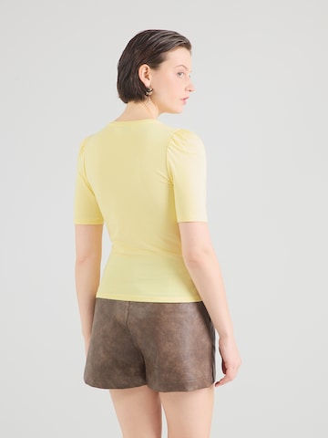 Maglietta 'ONLLive Love' di ONLY in giallo