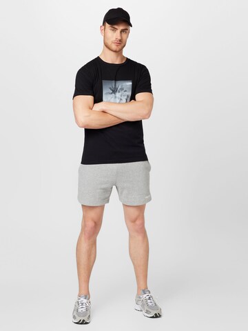 PROTEST Regular Shorts in Grau