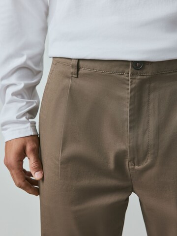 Regular Pantalon chino Next en marron