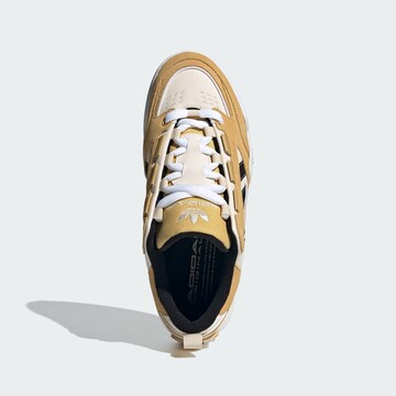 Baskets basses ' 2000' ADIDAS ORIGINALS en beige