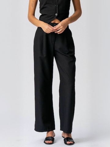 TEESHOPPEN Regular Trousers ' Natalie ' in Black