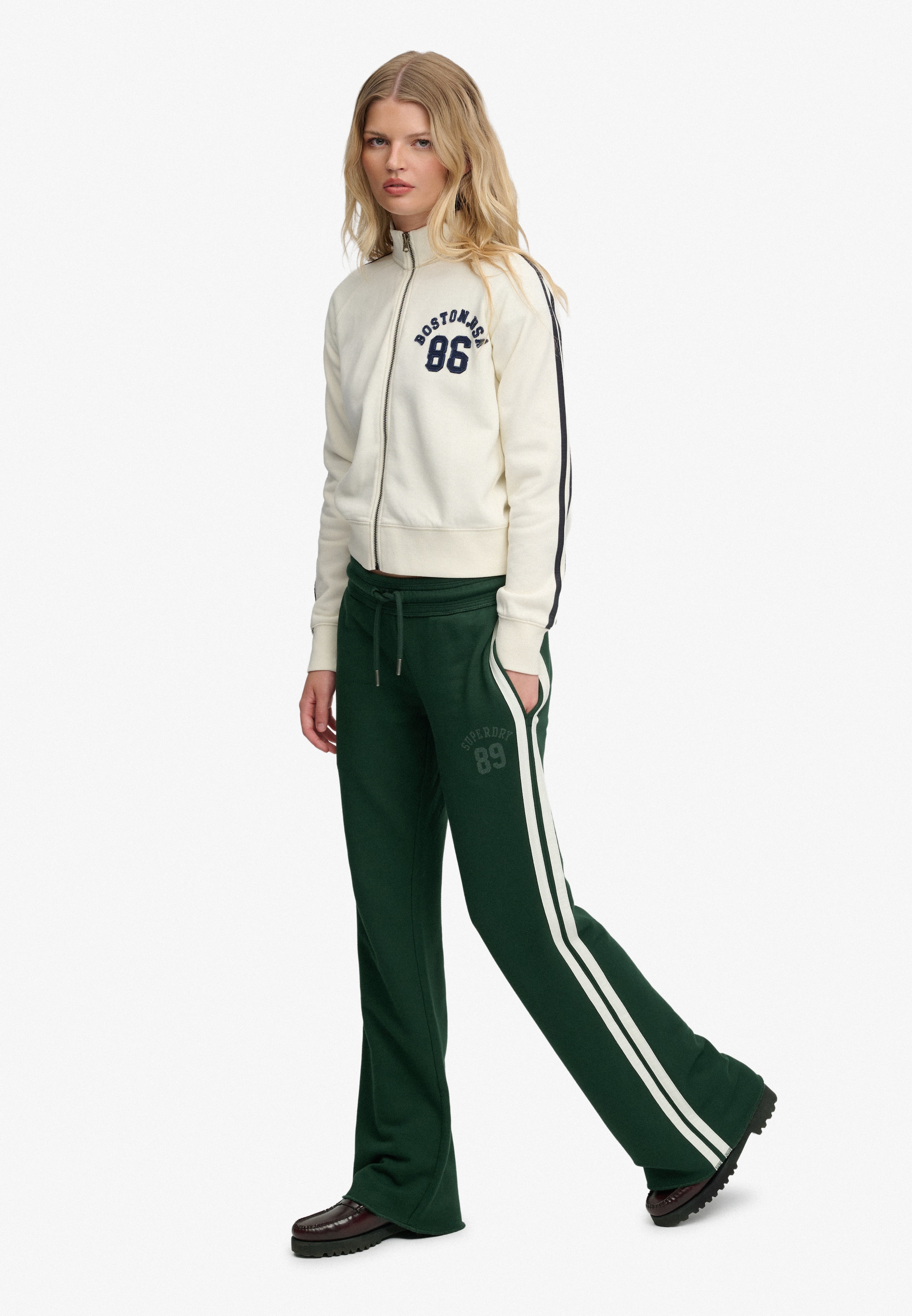 Superdry & Co Flared Broek 'Athletic Essentials' in Groen