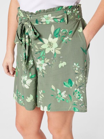 Vero Moda Curve - Regular Calças 'EASY' em verde