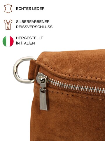 Brise Schultertasche 'Afia Suede' in Braun