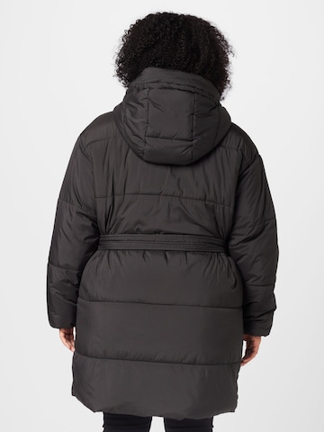 Vero Moda Curve Winterjas in Zwart