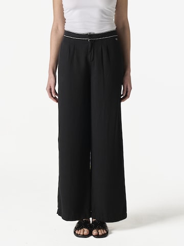 KOROSHI Regular Hose in Schwarz: Vorderseite