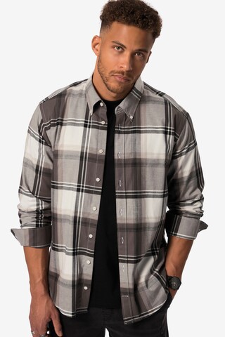 Coupe regular Chemise STHUGE en gris : devant