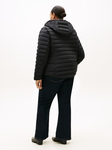 Giacca di mezza stagione di Tommy Hilfiger Curve in nero