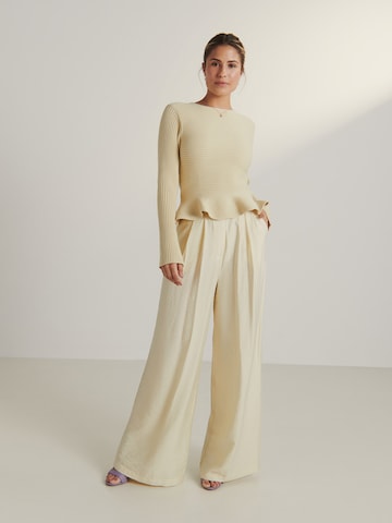 Guido Maria Kretschmer Women Wide leg Παντελόνι πλισέ 'Finja' σε κίτρινο