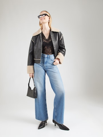 ABOUT YOU Top 'Caja' in Schwarz