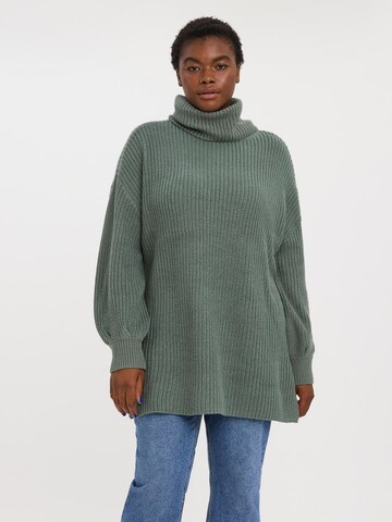 Vero Moda Curve Sweater 'Sayla' in Green: front