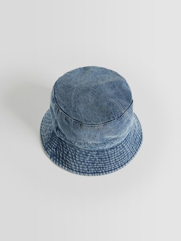 Bershka Hat i blå
