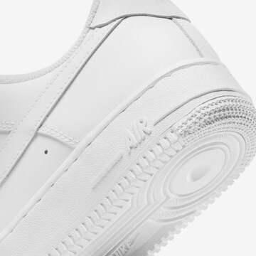 Nike Sportswear Låg sneaker 'AIR FORCE 1 07' i vit