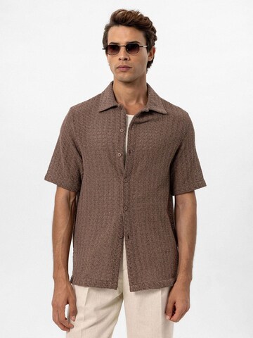 Antioch Regular fit Button Up Shirt in Brown: front
