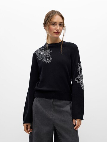 OBJECT Trui 'LANEY' in Zwart: voorkant
