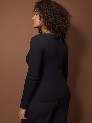 Trendyol Curve - Camiseta en negro
