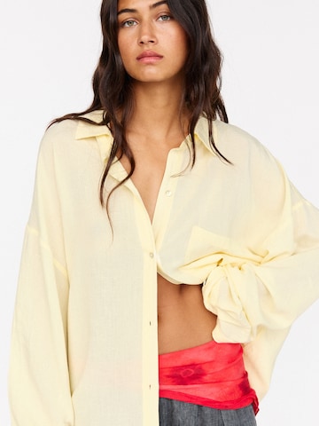 Chemisier Pull&Bear en jaune