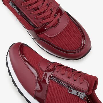 LASCANA Sneakers in Red