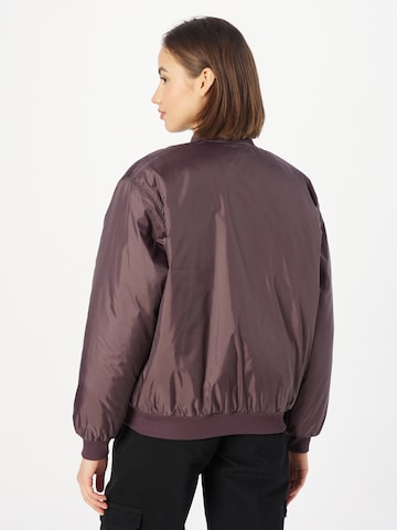 A LOT LESS Prehodna jakna 'Astrid' | vijolična barva