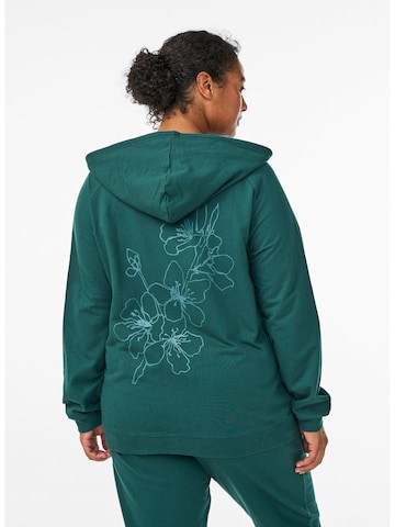 Zizzi - Sudadera con cremallera 'Ani' en verde: frente