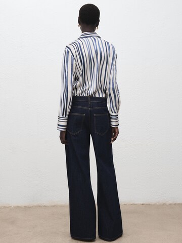 MANGO Blouse 'IDEALE' in Blauw