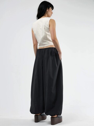 Barrel Pantalon Busem en noir