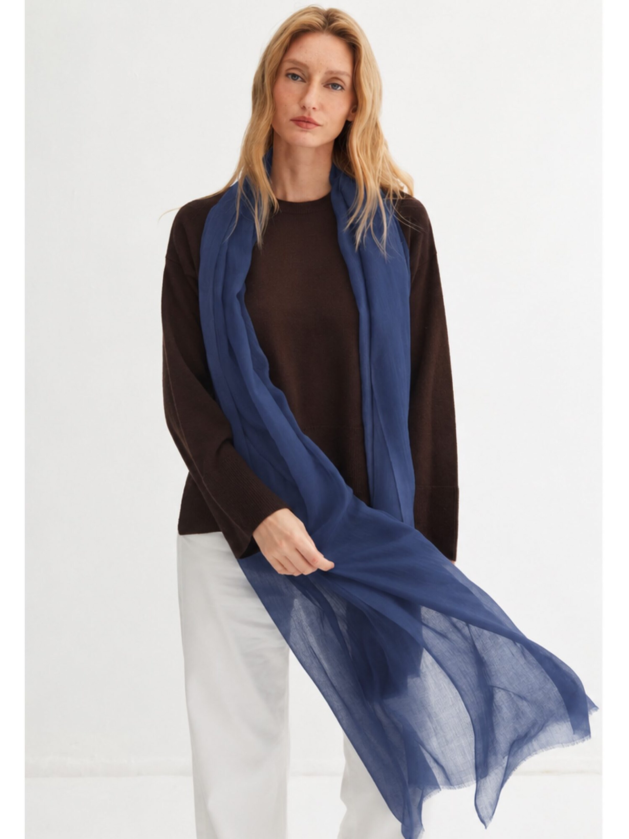 Écharpe SILK & CASHMERE en bleu : devant